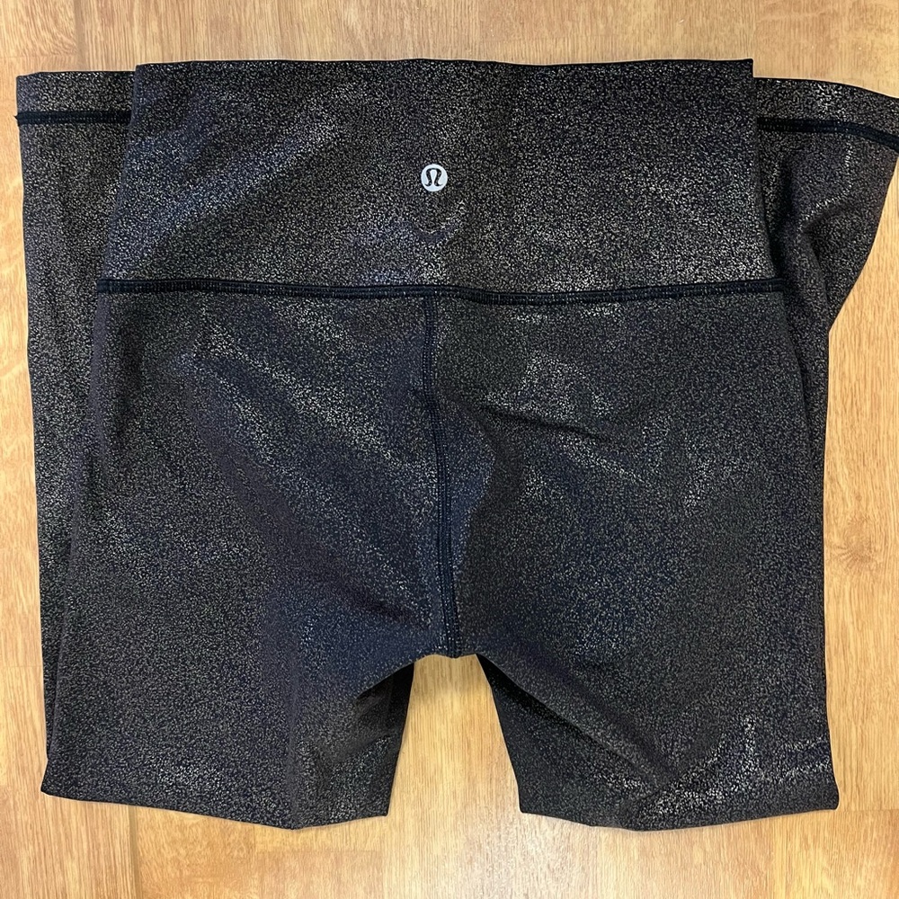 Lululemon wunder under crops size 4